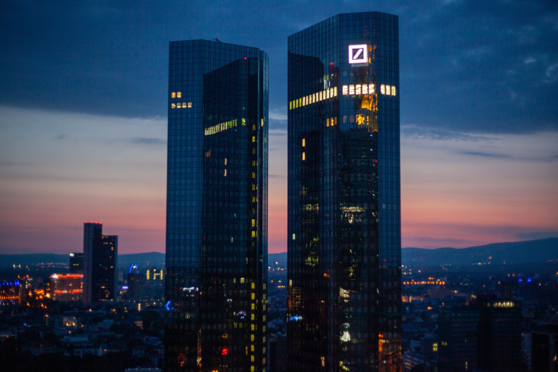 Deutsche Bank търси помощ от американските технологични гиганти 