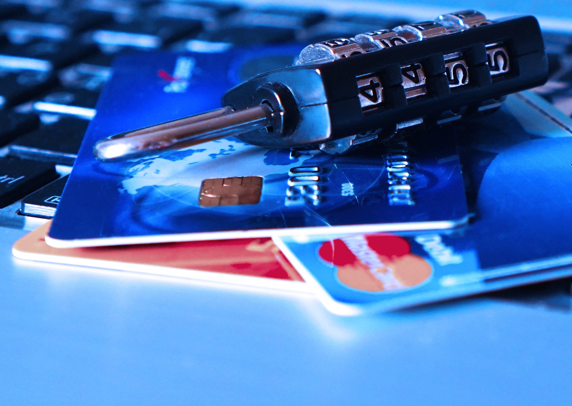 Британска банка предлага на клиентите си биометрична кредитна карта
