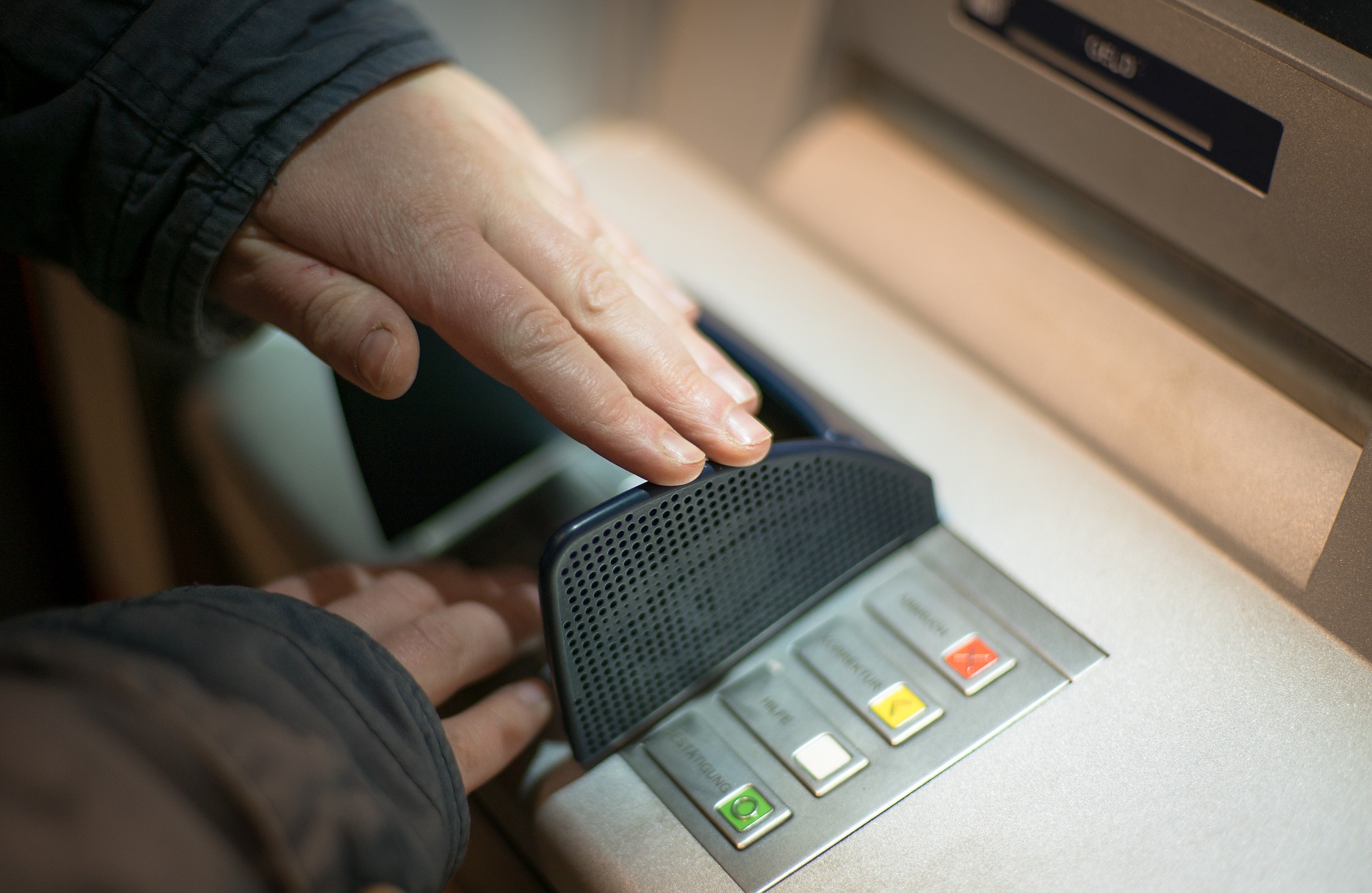 Изчезват ли банкоматите във Великобритания? 